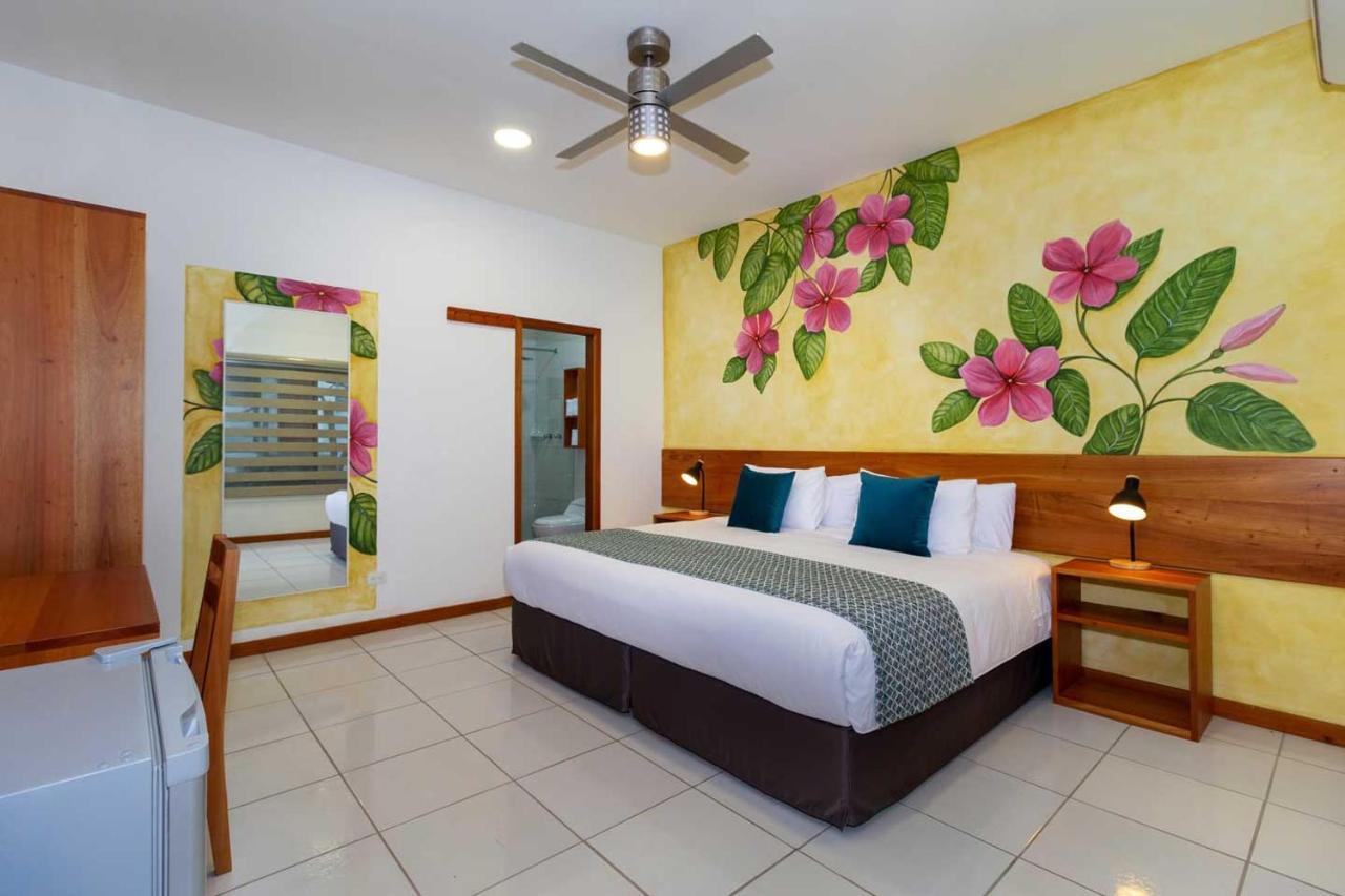 Plaza Luna Suites Puerto Ayora  Extérieur photo