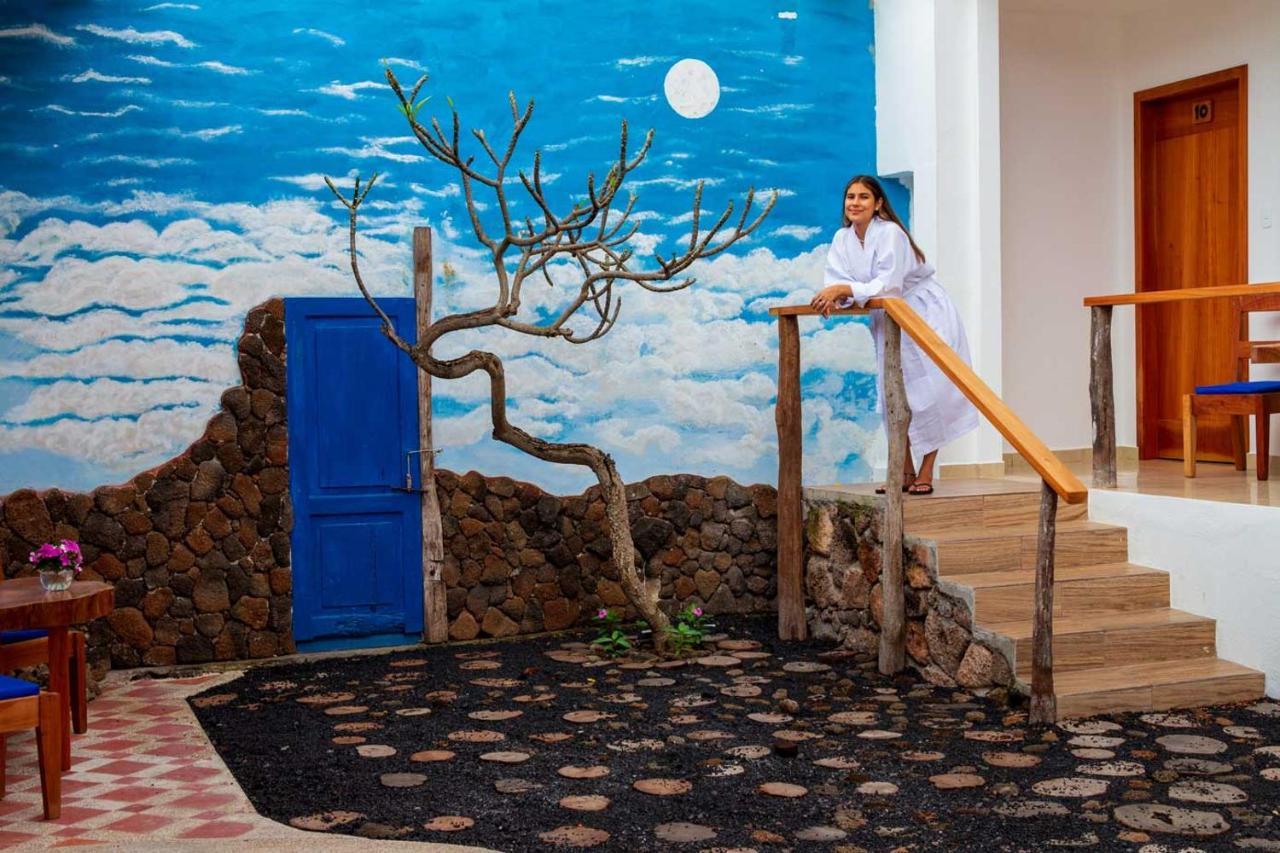Plaza Luna Suites Puerto Ayora  Extérieur photo