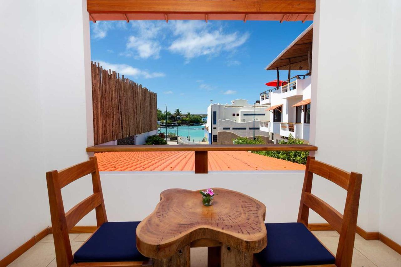 Plaza Luna Suites Puerto Ayora  Extérieur photo