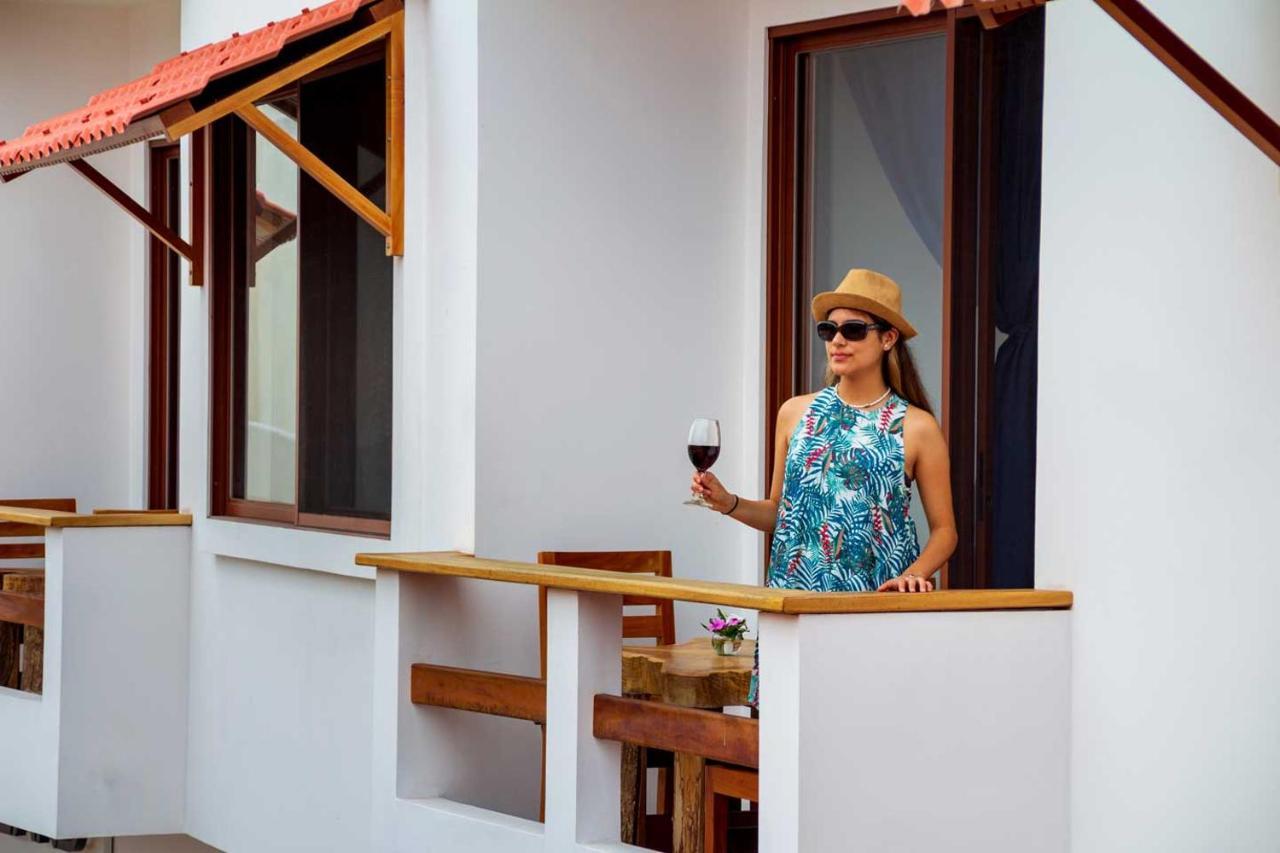 Plaza Luna Suites Puerto Ayora  Extérieur photo