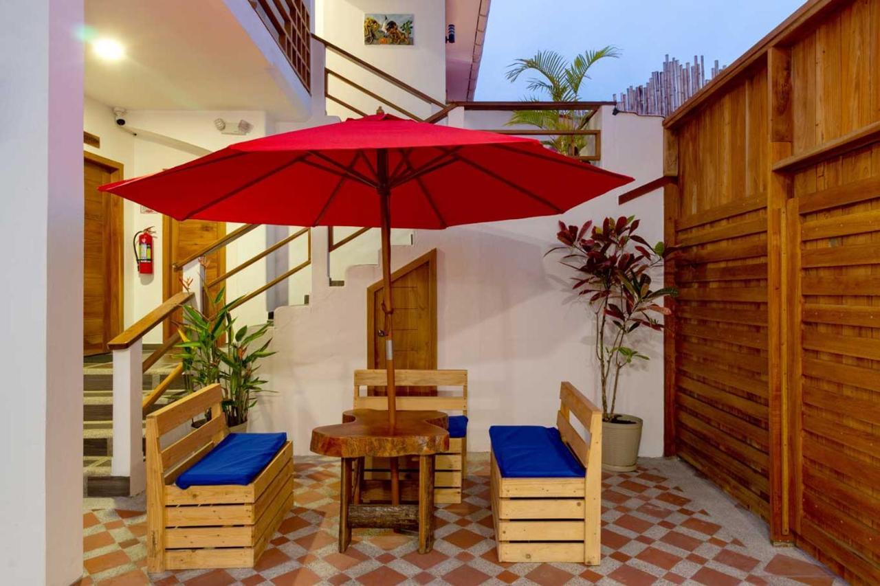 Plaza Luna Suites Puerto Ayora  Extérieur photo