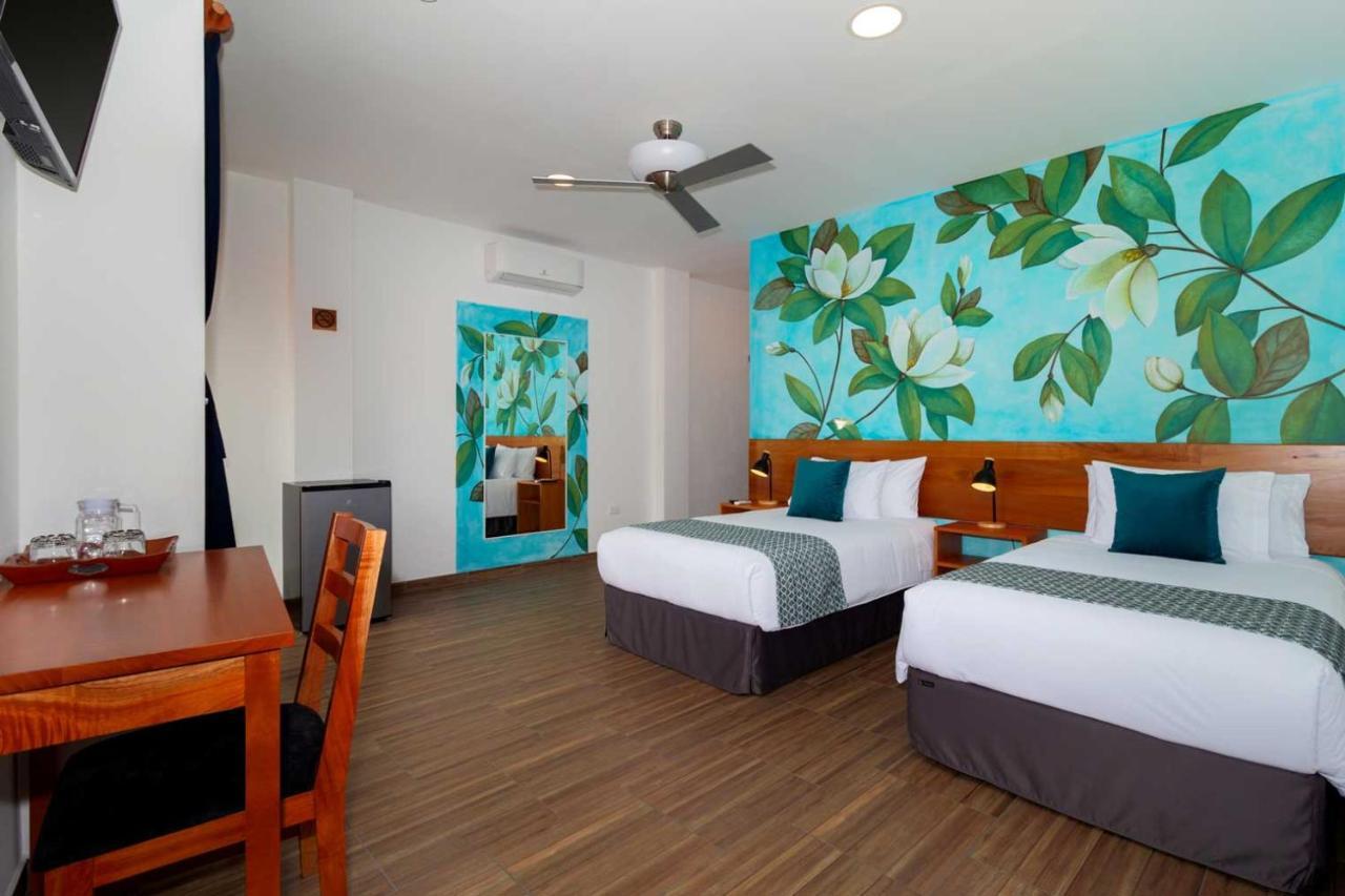 Plaza Luna Suites Puerto Ayora  Extérieur photo