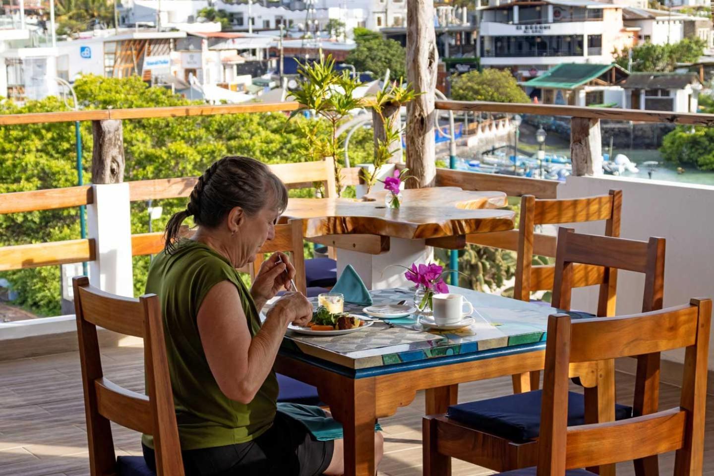 Plaza Luna Suites Puerto Ayora  Extérieur photo